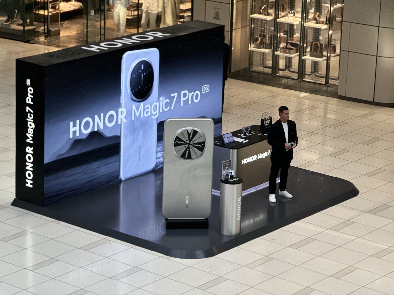 HONOR Magic7 Pro в торговых центрах