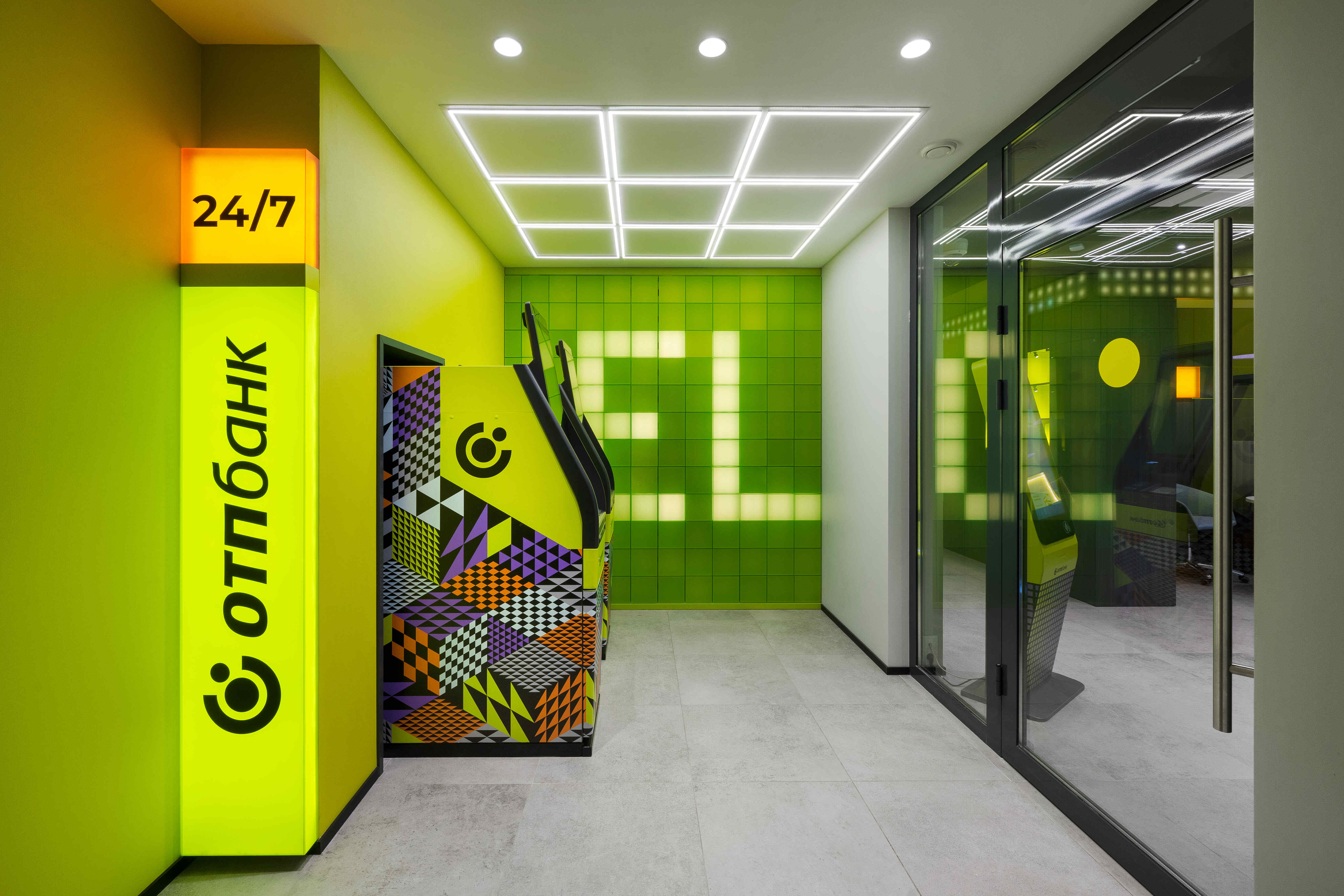 Новые офисы ОТП Банка в формате CareTech