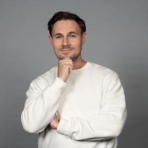 Дмитрий Новиков